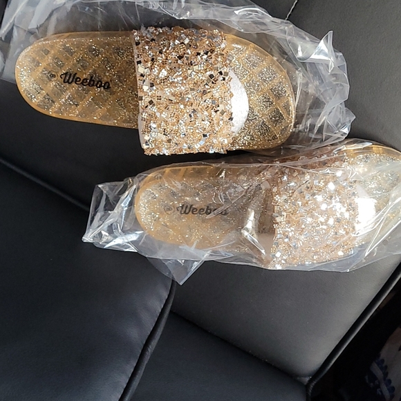 Women's Gold Slides - Picture 5 of 5